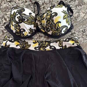Elegant Black and Yellow Women's Swimwear Set